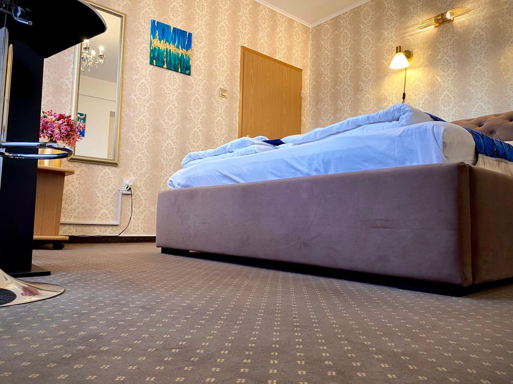 Casa Topazz Târgu Jiu Buitenkant foto