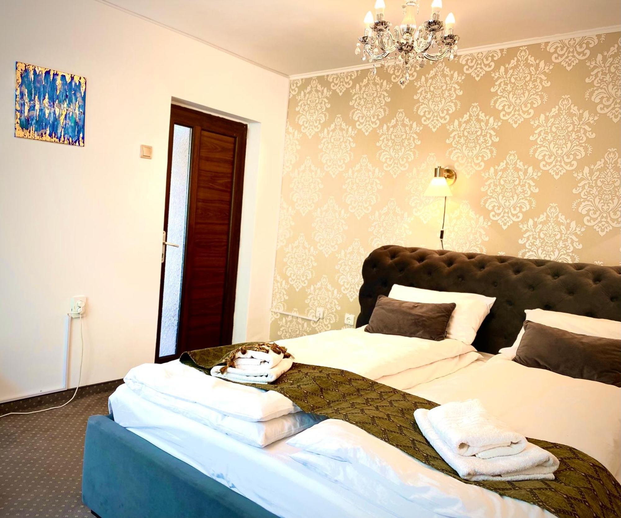 Casa Topazz Târgu Jiu Buitenkant foto