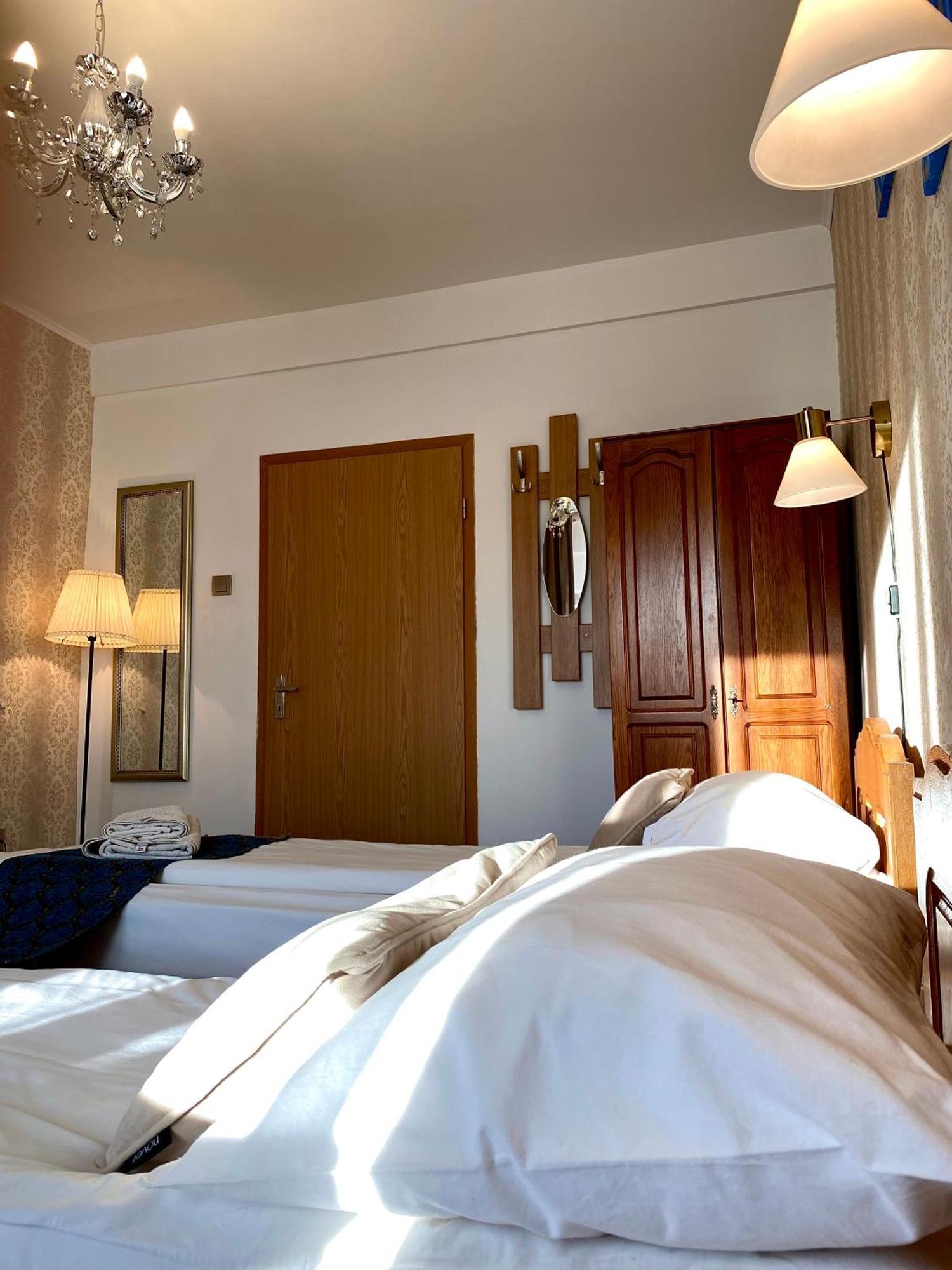 Casa Topazz Târgu Jiu Buitenkant foto